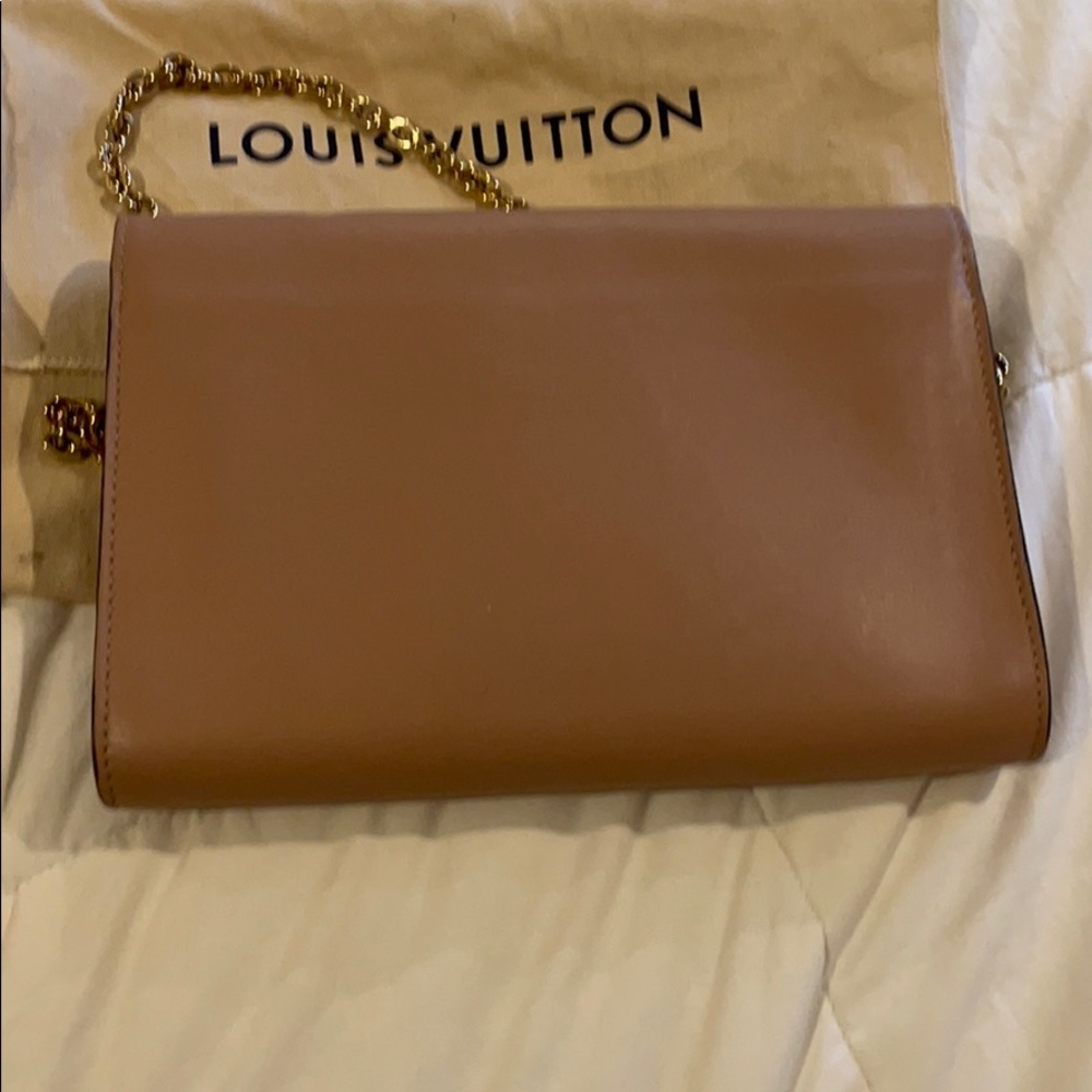 Louis Vuitton - Picture 7 of 7